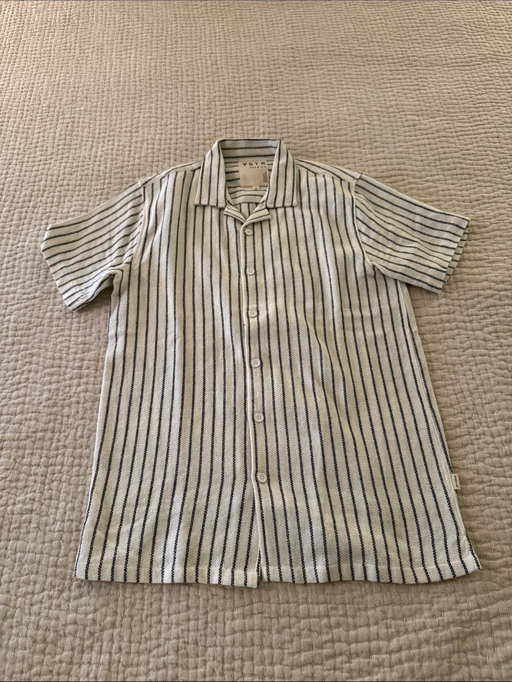 Striped Short-Sleeve Button-Up Shirt - Cream & Black size Small VSTR Premium